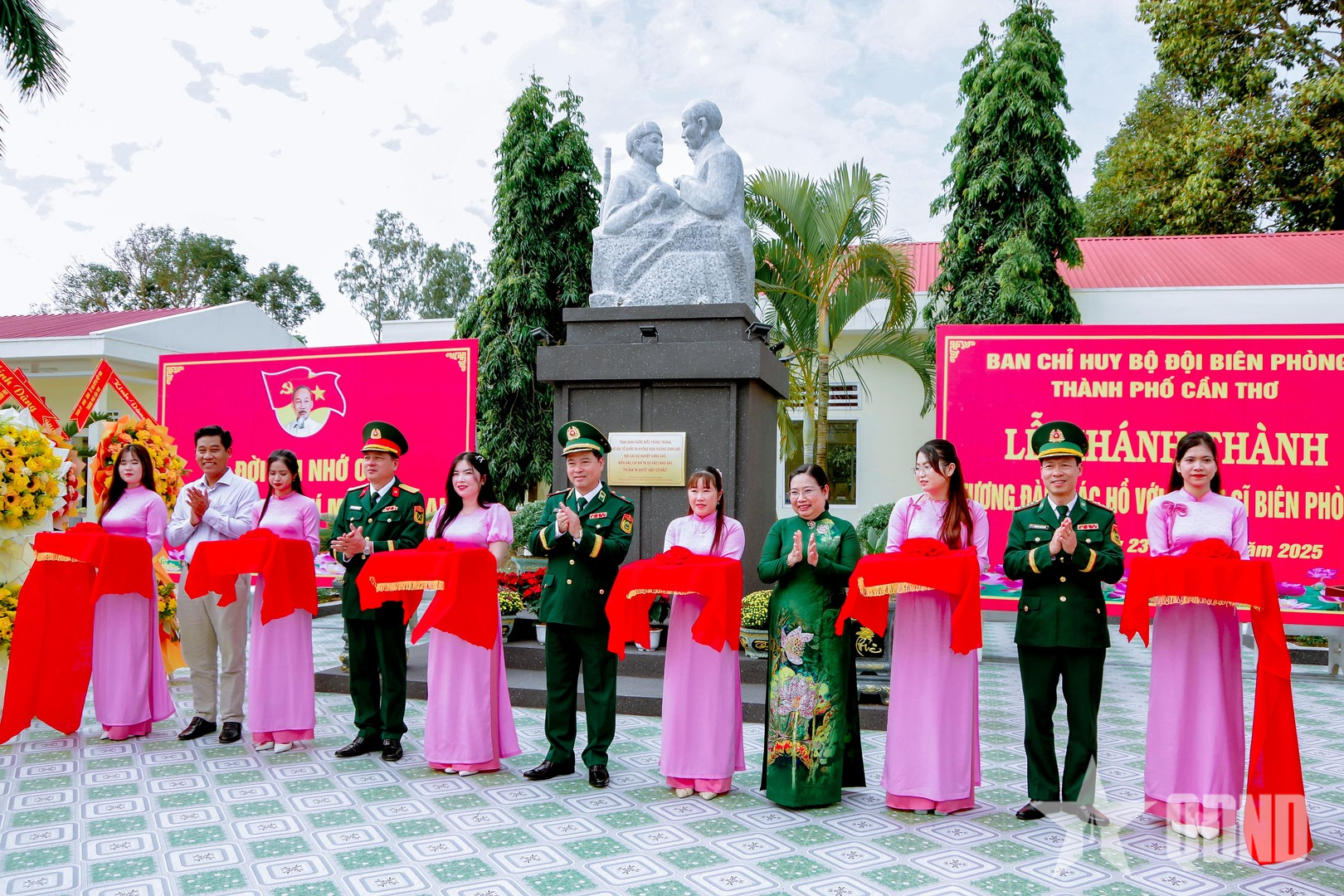 Cần Thơ: Khánh thành tượng đài “Bác Hồ với chiến sĩ Biên phòng”